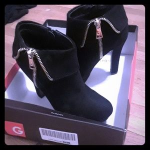 Guess womens size 7.5